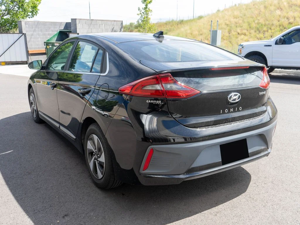 Used 2017 Black Hyundai SEL image 5