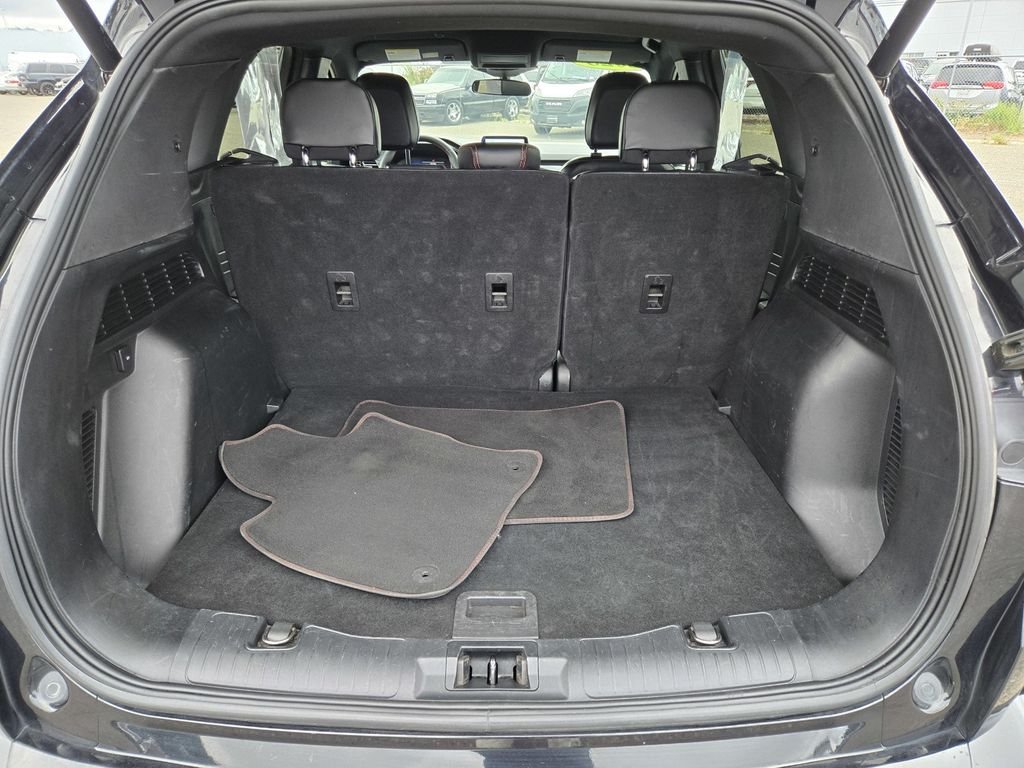 Used 2023 Agate Black Metallic Ford ST-Line image 9