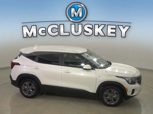Used 2026 White Kia LX image 12