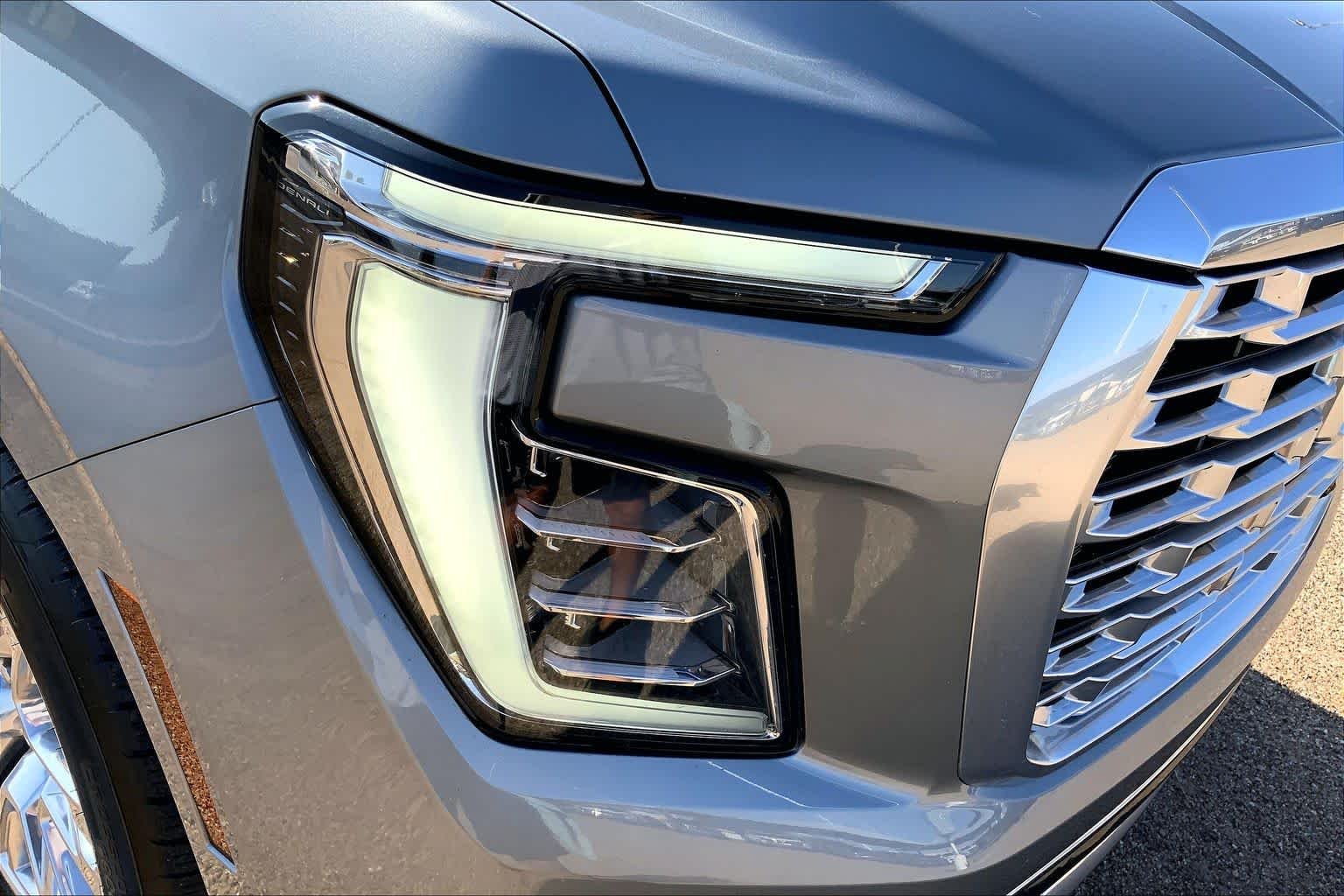 Used 2025 Sterling Metallic GMC Denali image 28