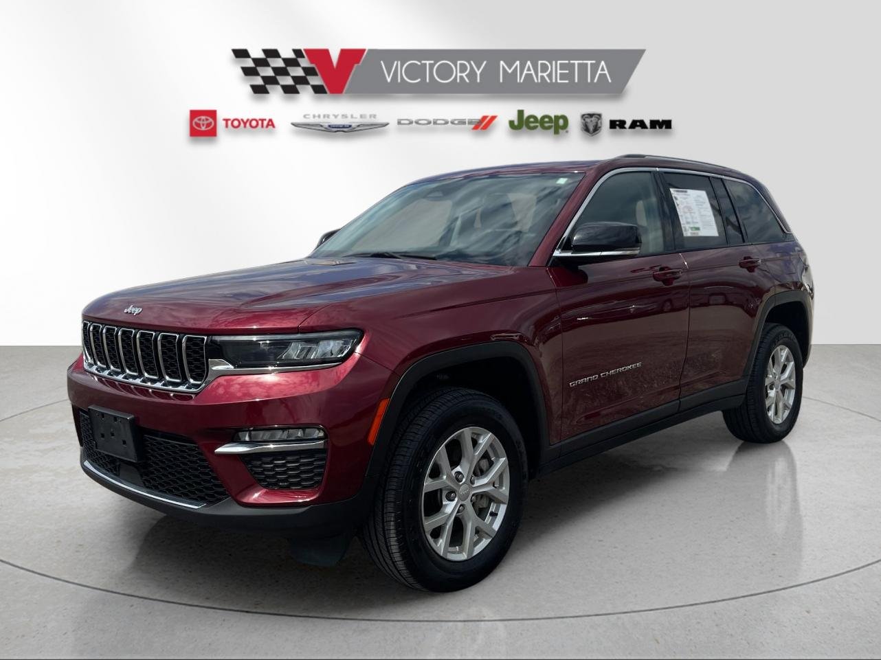 Used 2023  Jeep Limited image 1