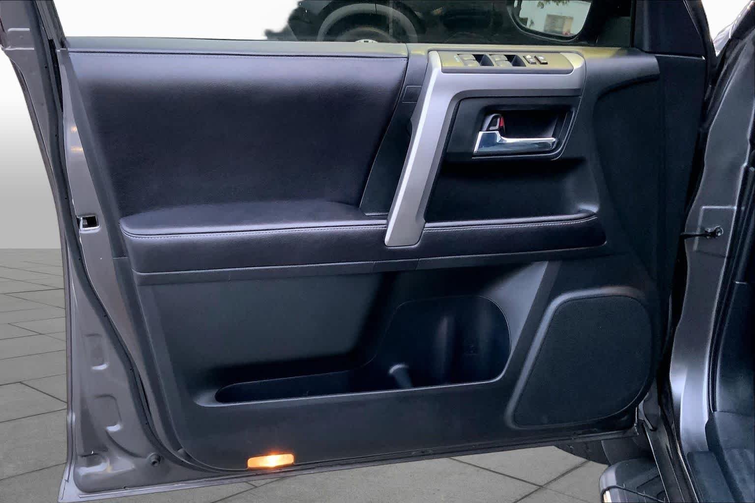Used 2018 Magnetic Gray Metallic Toyota SR5 Premium image 19