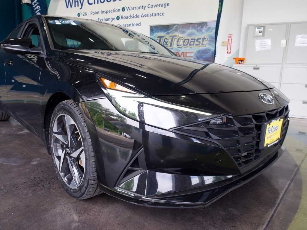 Used 2023 Black Hyundai SEL image 11