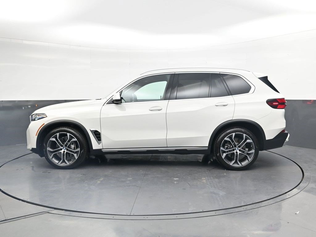 Used 2026 Alpine White BMW xDrive40i image 7