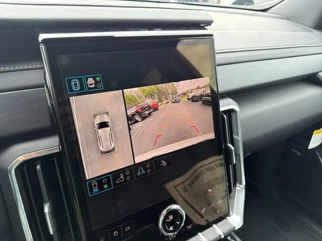 New 2026 Glacier White Tricoat GMC Elevation image 26
