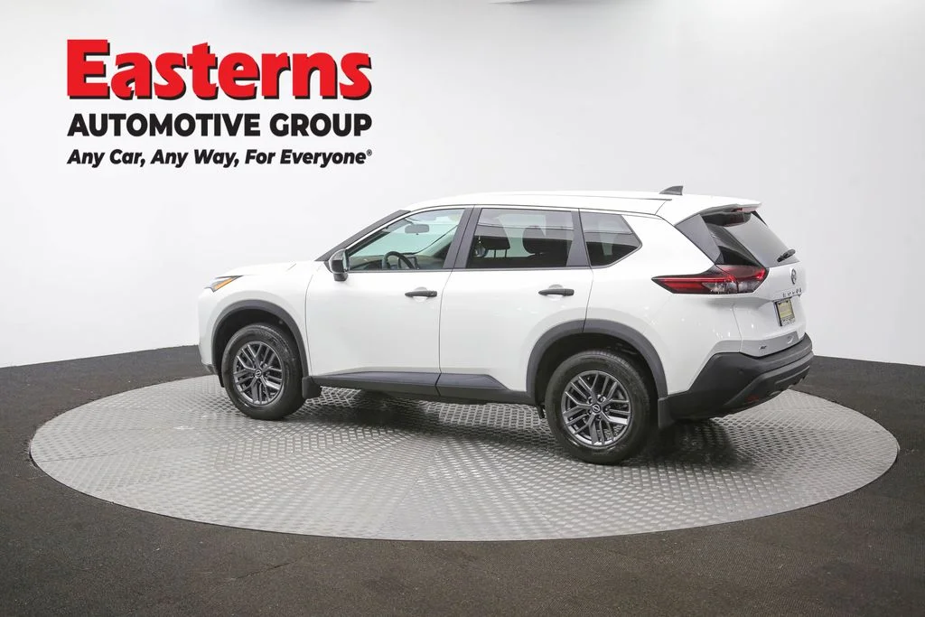 Used 2023 White Nissan S image 62