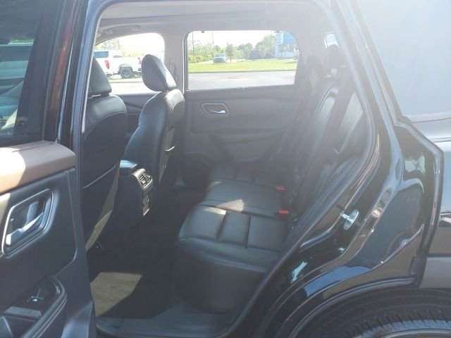 Used 2021 Black Nissan SL image 21