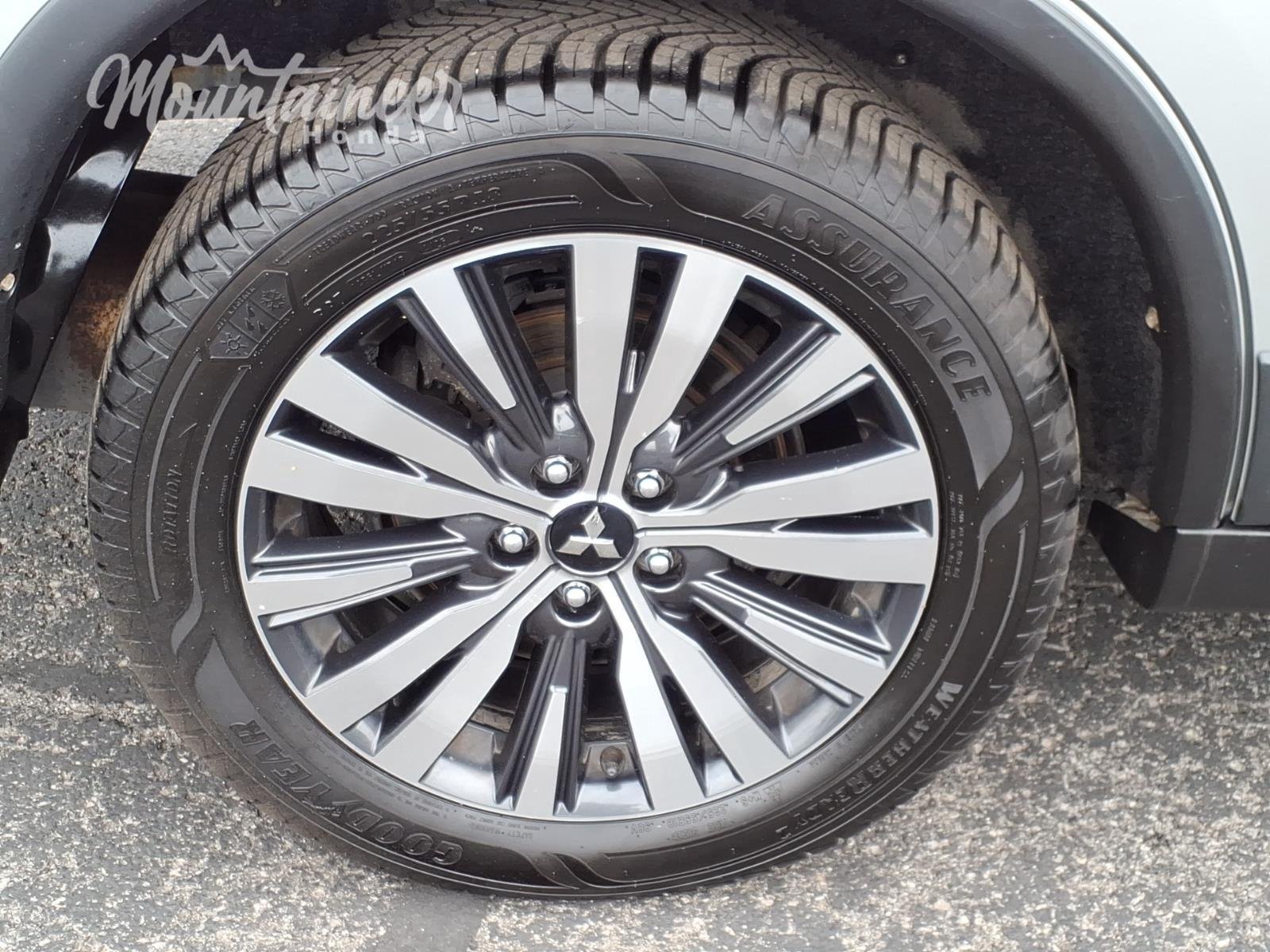 Used 2020 Alloy Silver Metallic Mitsubishi SE image 10