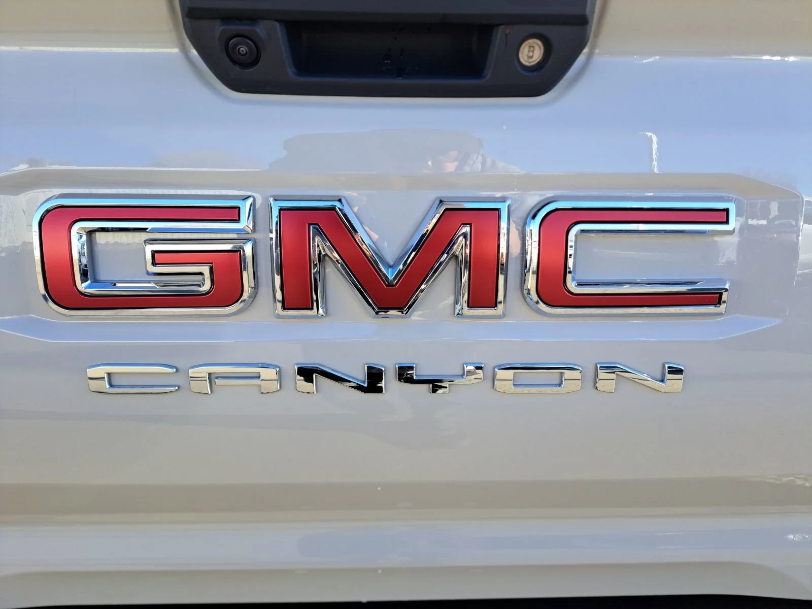 2026 GMC Canyon AT4X - Photo 16