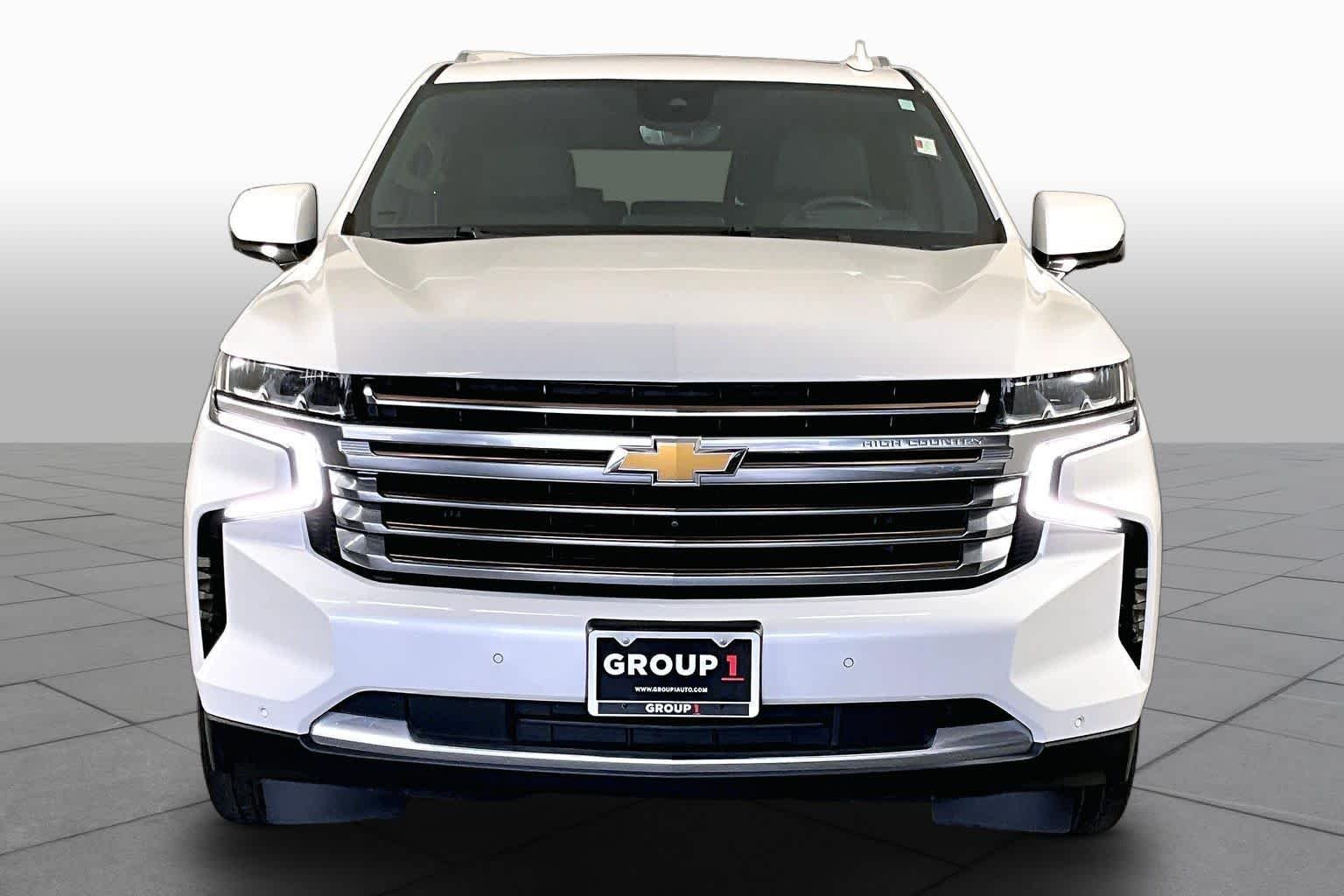 Used 2023 Iridescent Pearl Tricoat Chevrolet High Country image 4