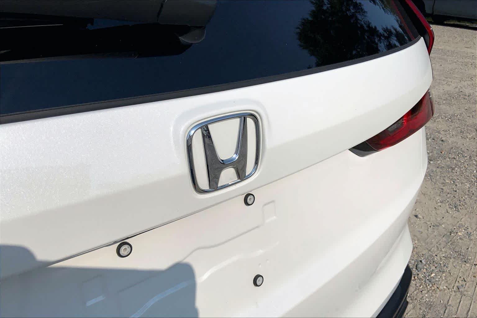 Certified Used 2026 Platinum White Pearl Honda 2WD EX-L image 33