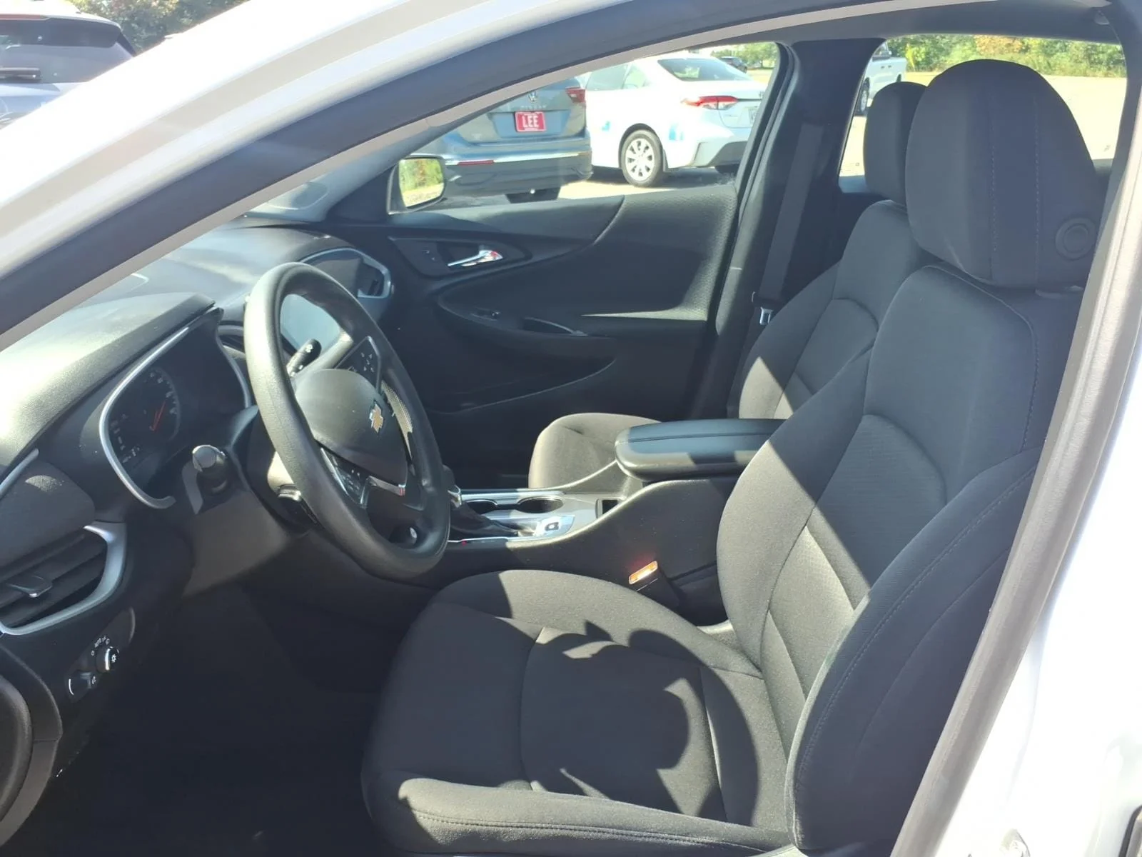 Used 2024 Summit White Chevrolet LT image 13