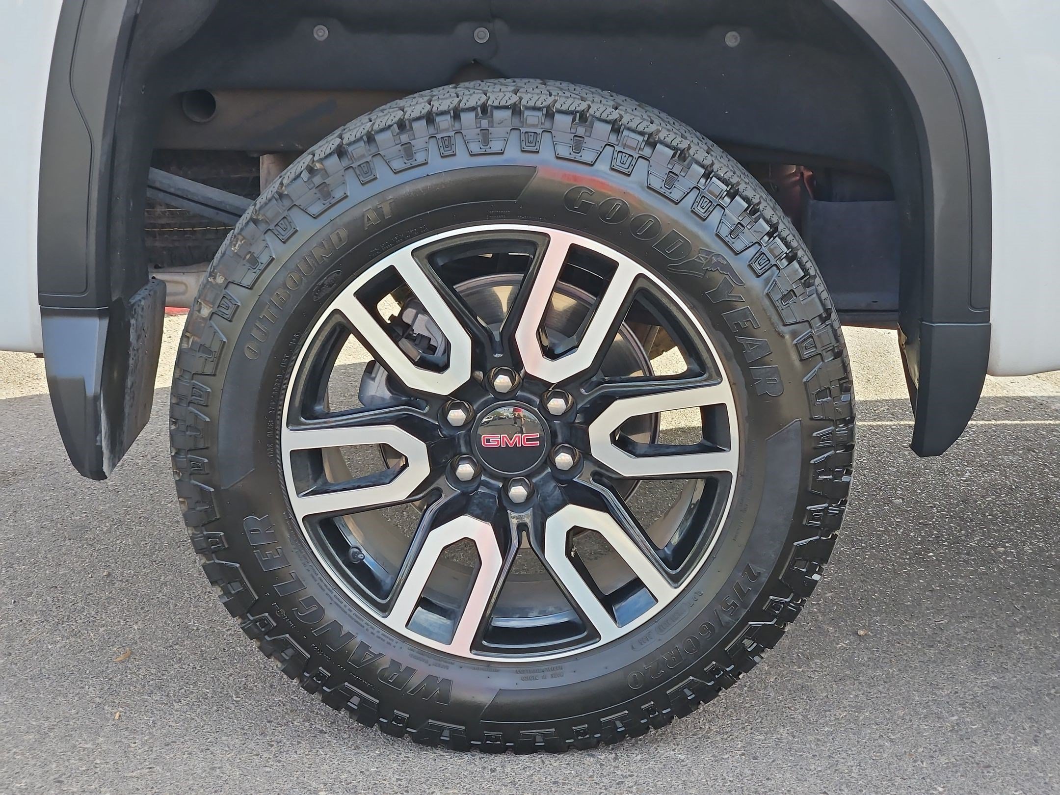 Used 2025 Summit White GMC AT4 image 13