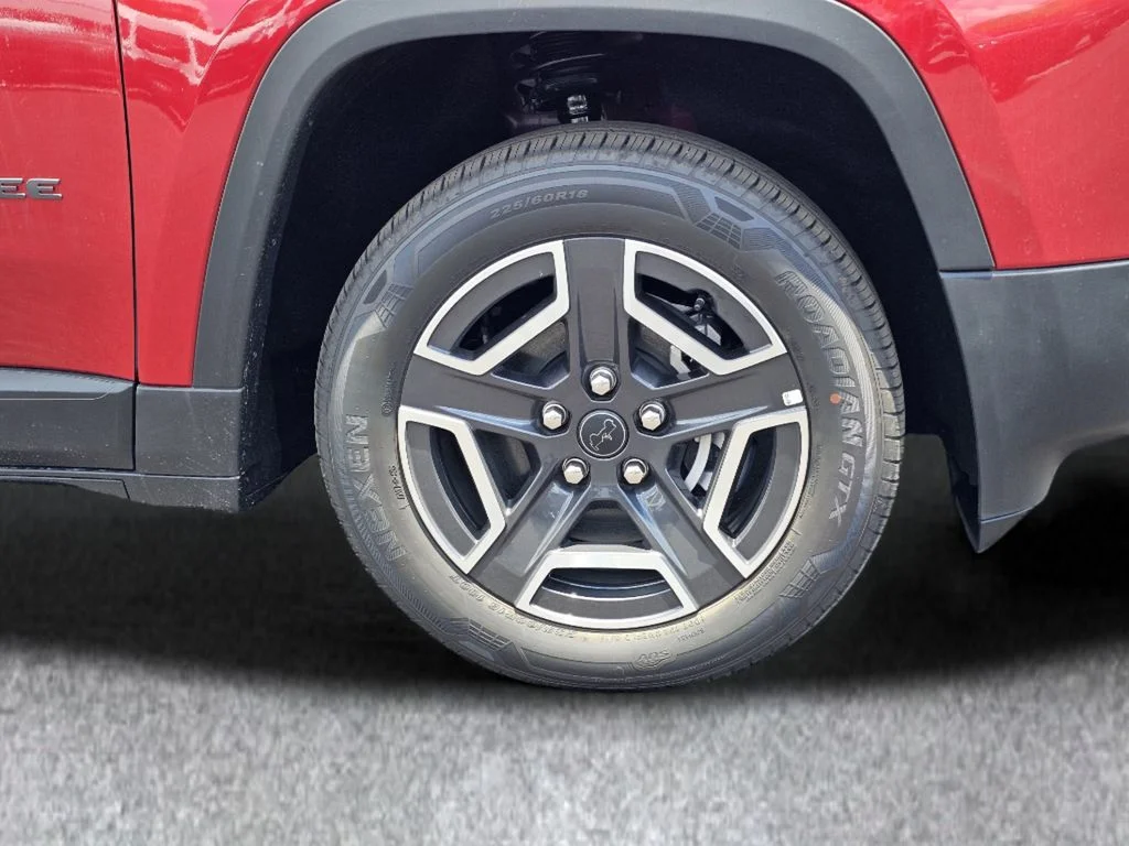 2026 Jeep Cherokee Laredo - Photo 6