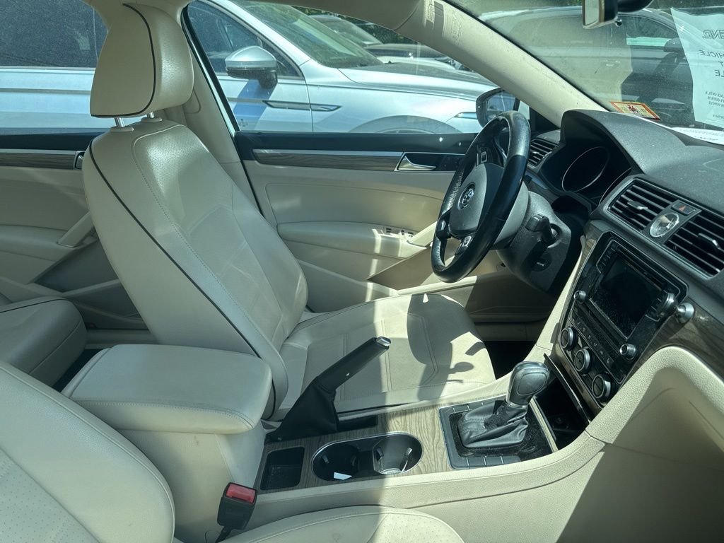 Used 2017 White Volkswagen 1.8T SE image 5