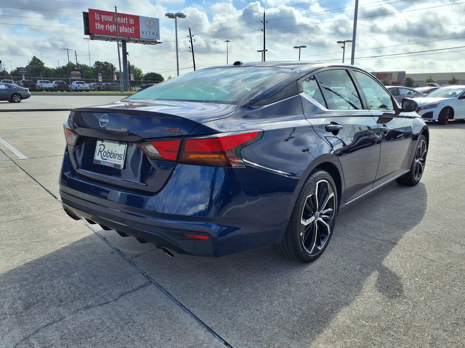 2024 Nissan Altima 2.5 SR Blue at Robbins Nissan