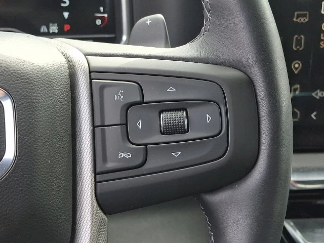 Used 2023 Silver GMC Denali image 22