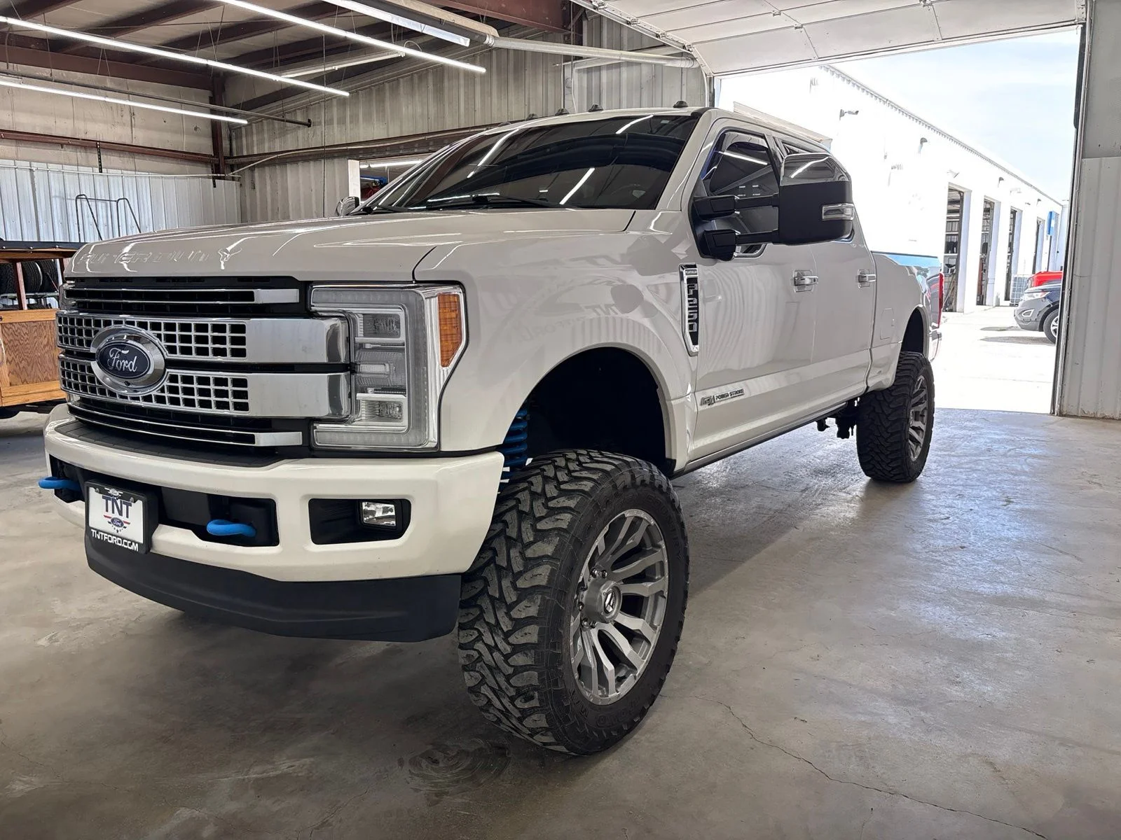 Used 2017 White Ford Platinum image 4
