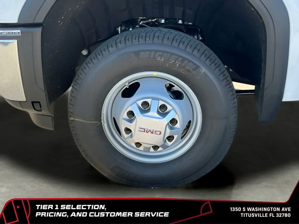 New 2026 Summit White GMC Pro image 43