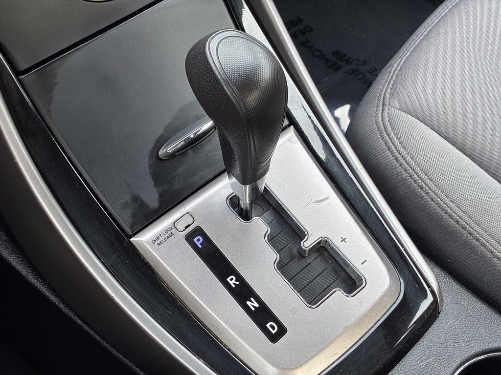 Used 2013 Gray Hyundai GLS image 25