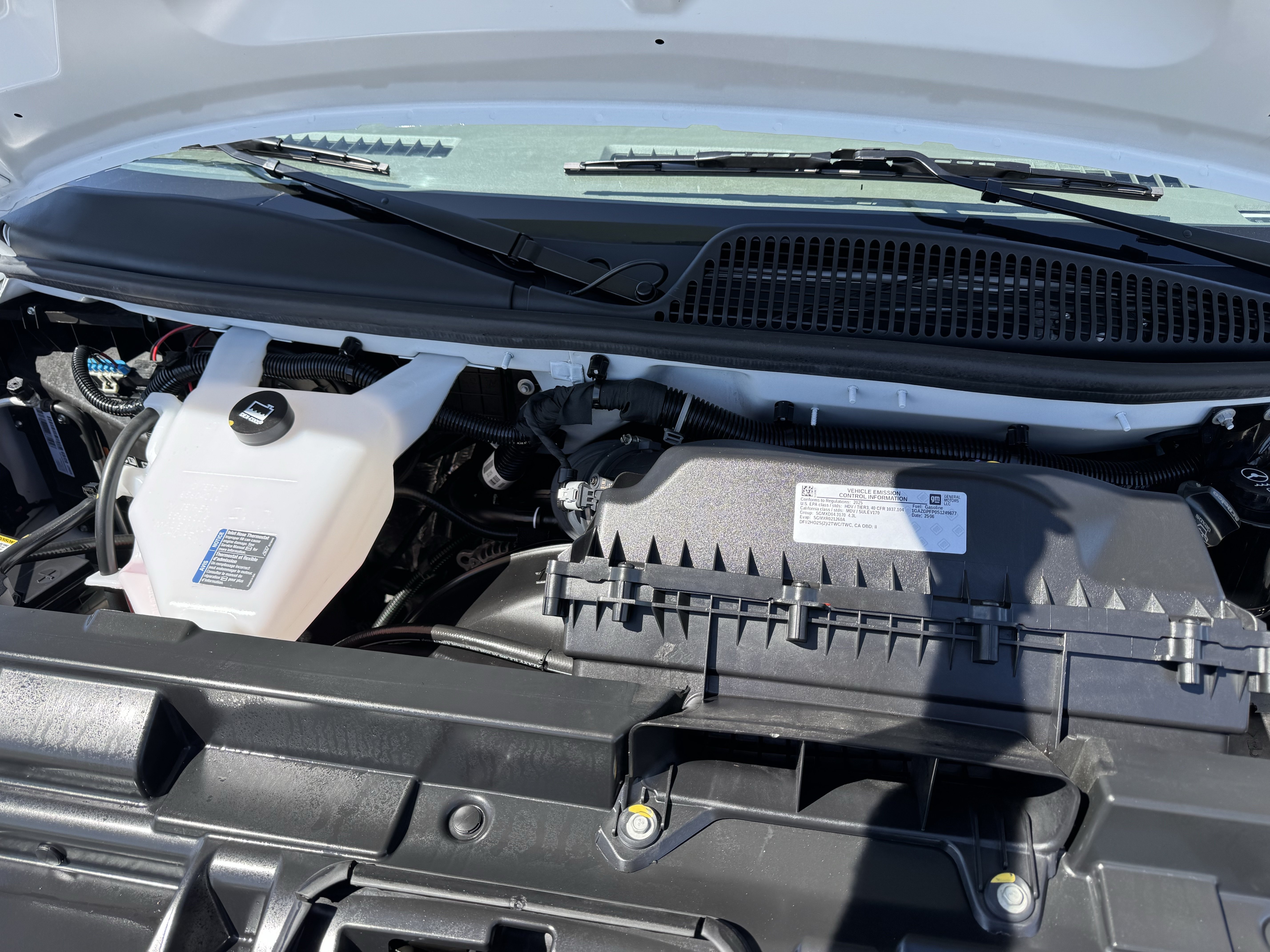 2025 Chevrolet Express Passenger LT - Photo 22