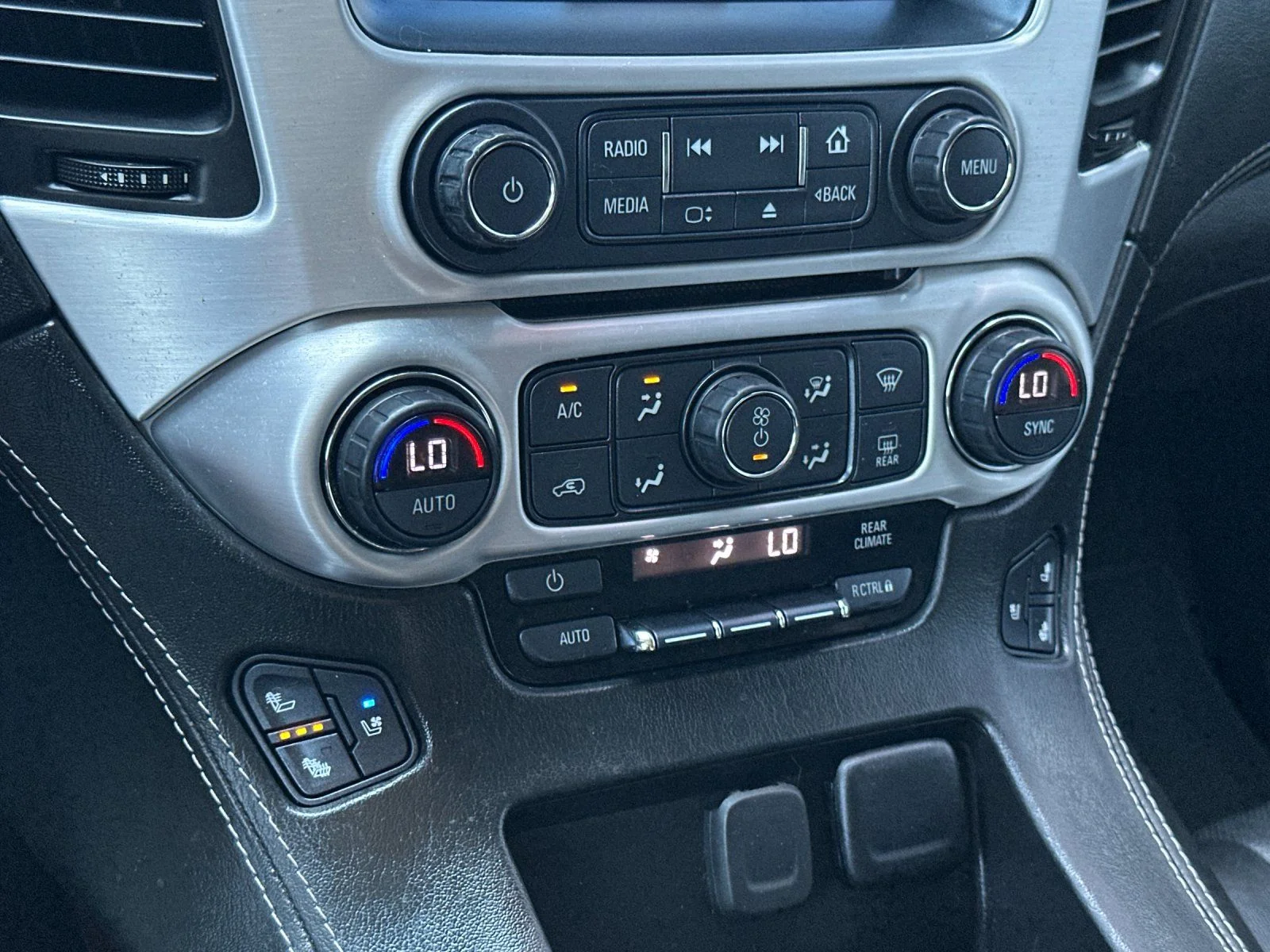 Used 2018 Summit White GMC SLT image 21