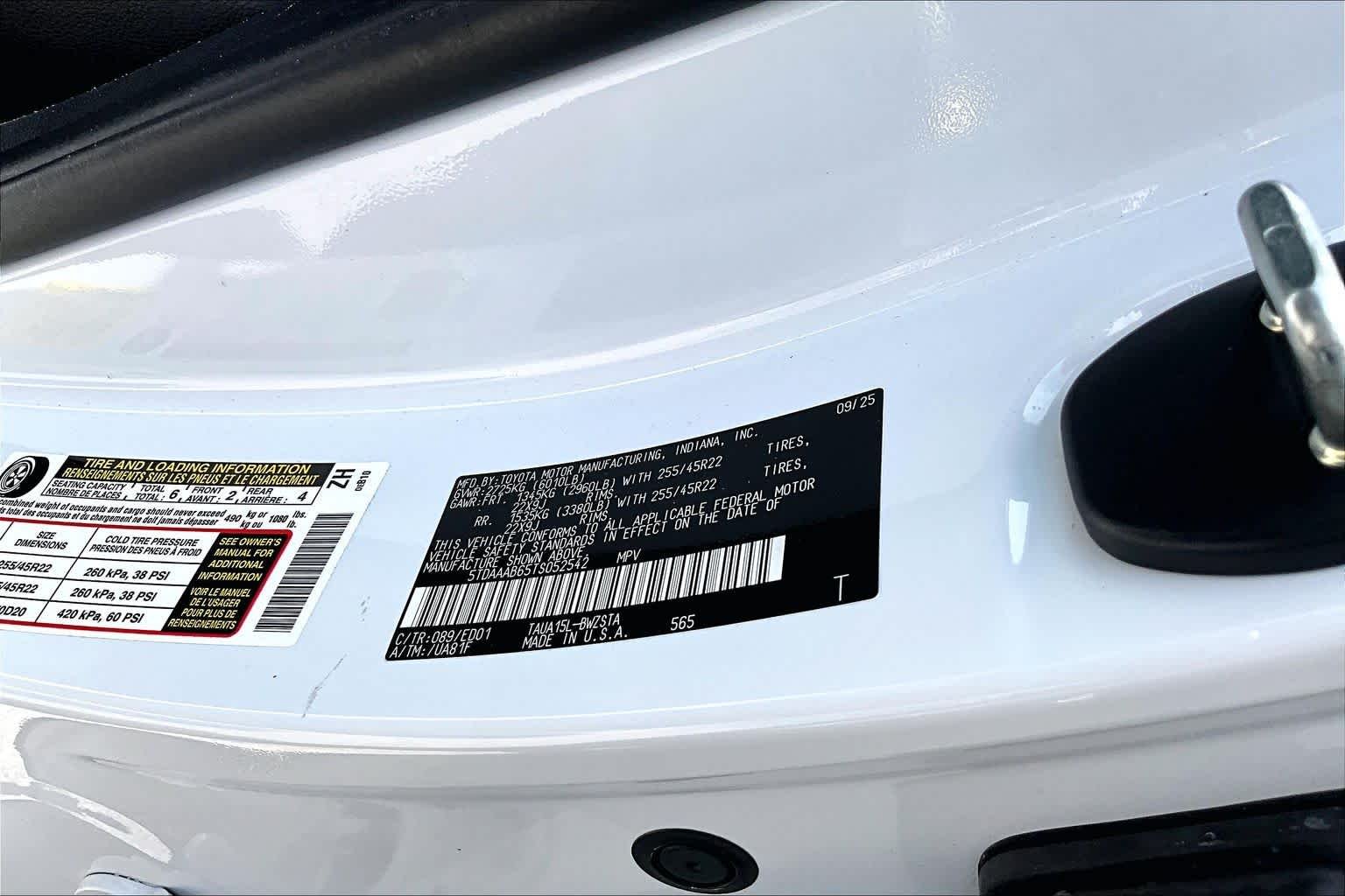 Used 2026 Wind Chill Pearl Lexus F SPORT Handling image 35