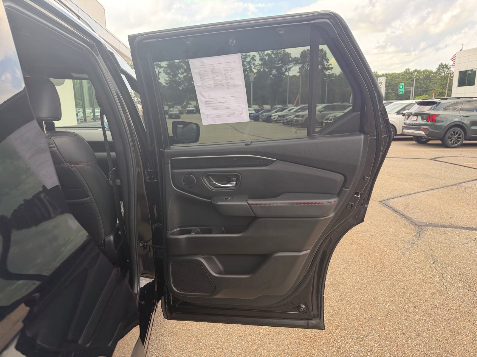 2025 Honda Pilot Black Edition - Photo 36