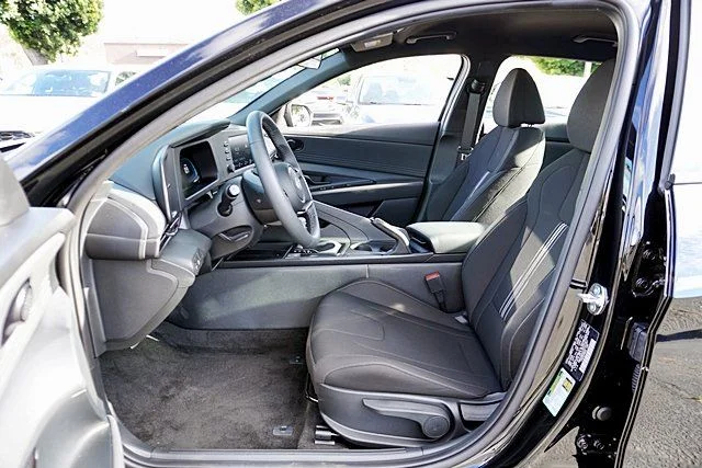 Used 2026 Black Hyundai SEL Sport image 12