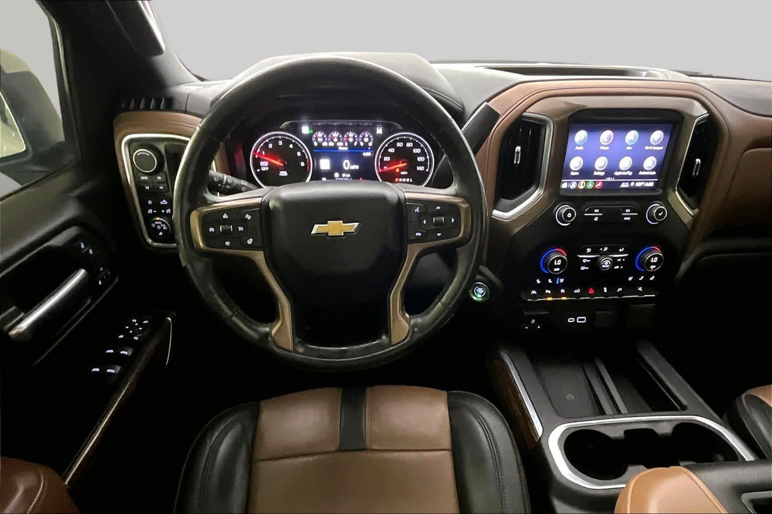 Used 2019 Iridescent Pearl Tricoat Chevrolet High Country image 6