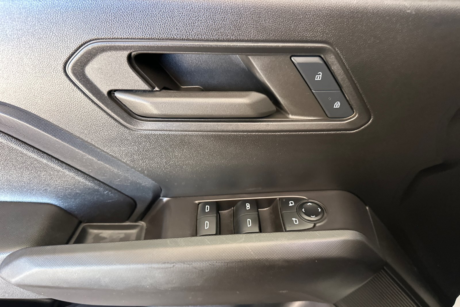 Used 2024 White Chevrolet Trail Boss image 10