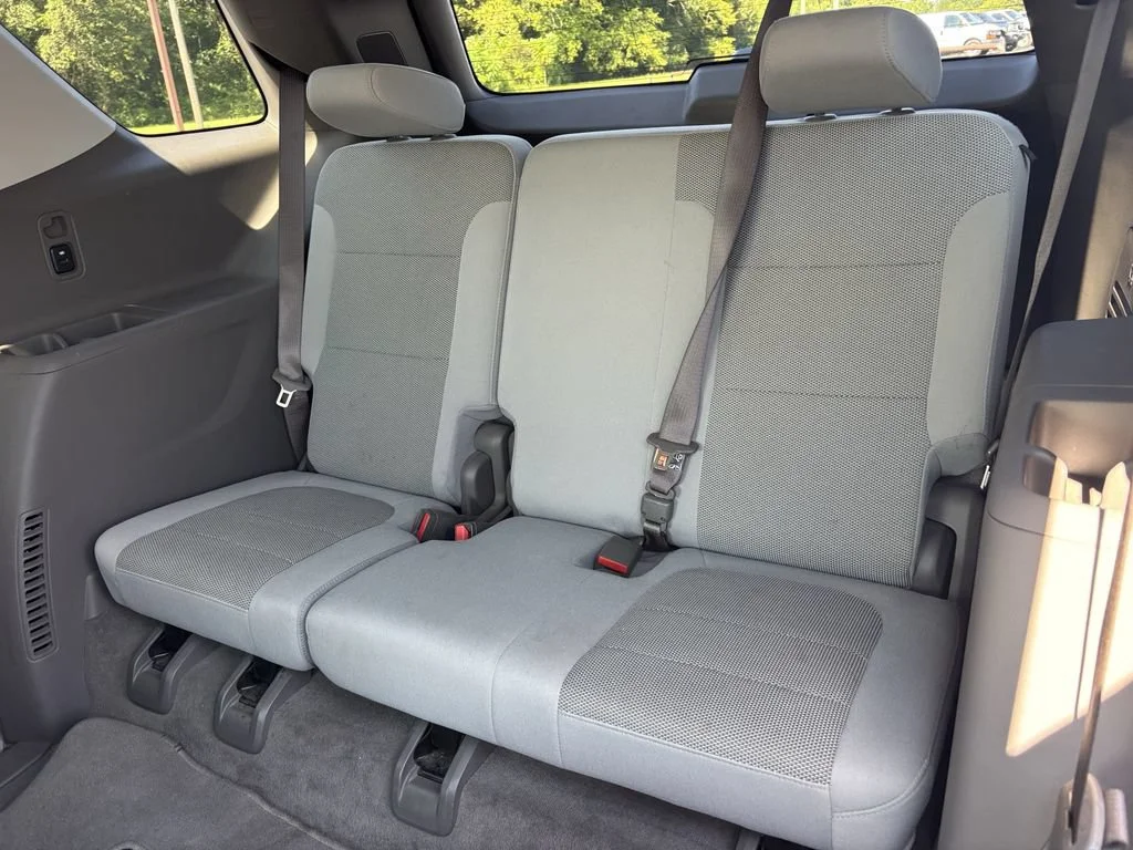 Used 2021 SUMMIT WHITE Chevrolet LT Cloth image 18