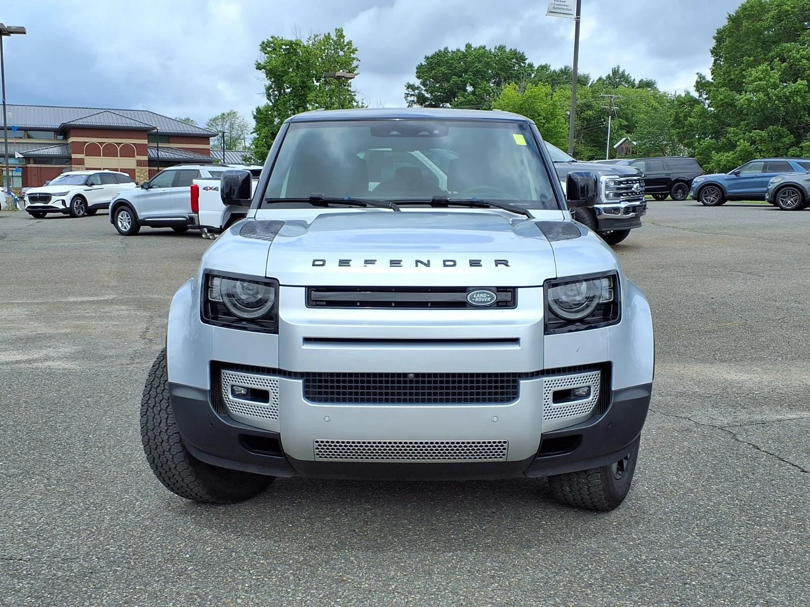Used 2021 Hakuba Silver Metallic Land Rover S image 9
