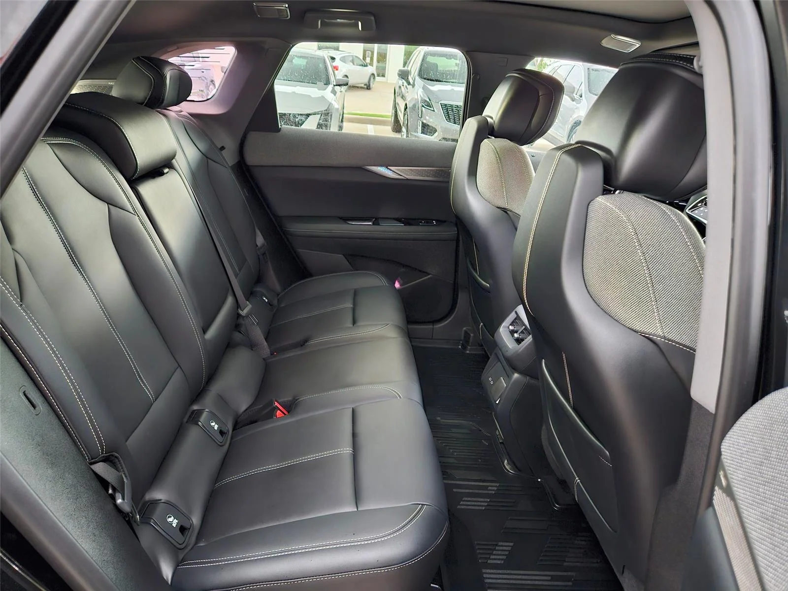 2026 Cadillac OPTIQ Luxury - Photo 24