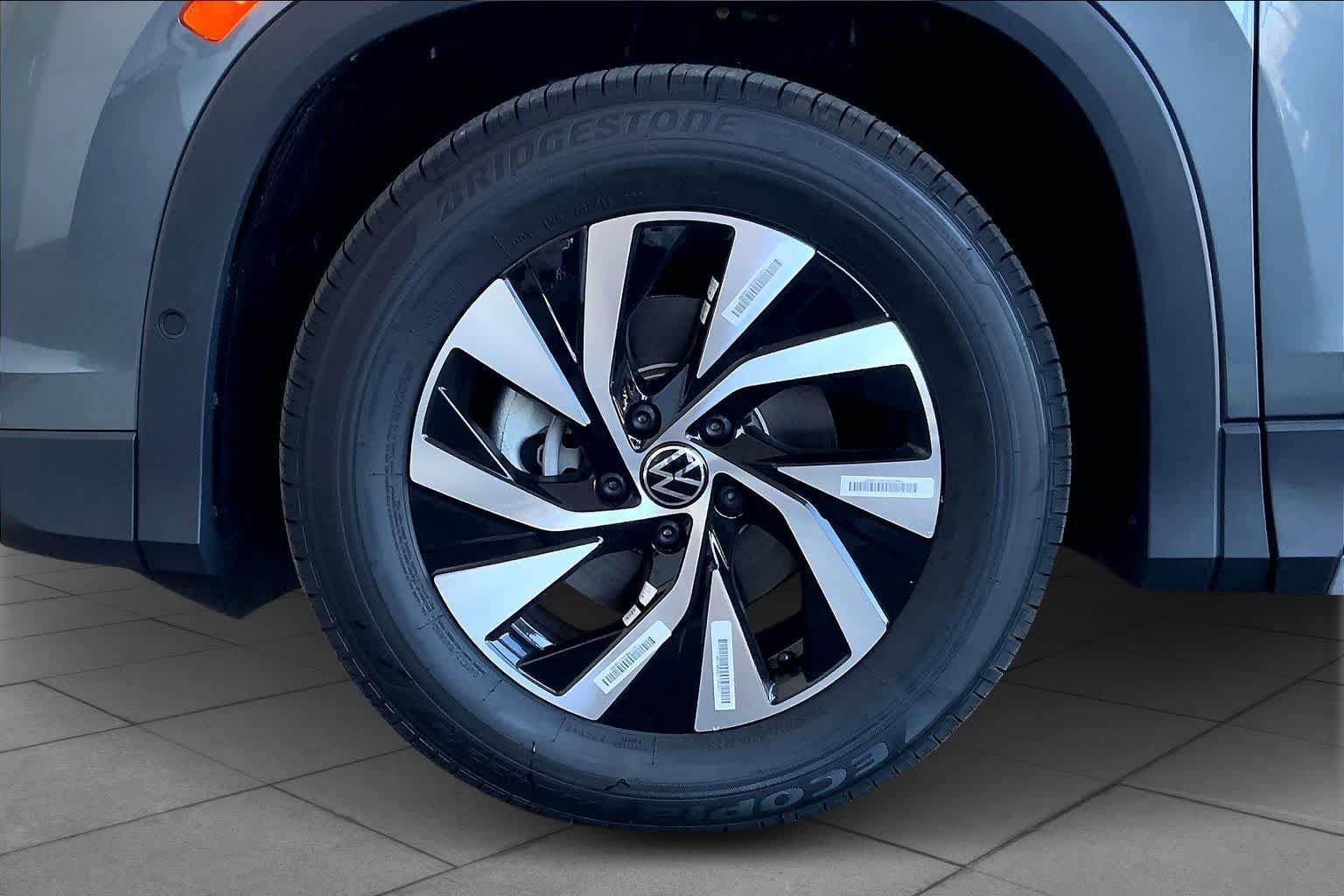 New 2026 Platinum Gray Metallic Volkswagen S image 11