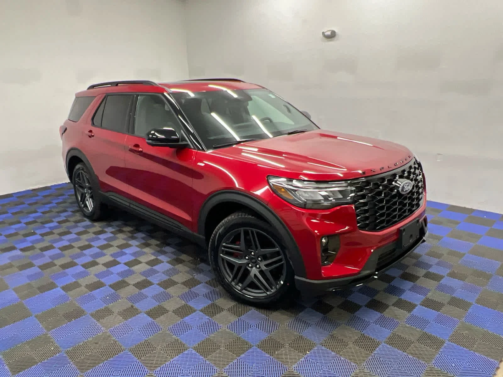 New 2026 Rapid Red Metallic Tinted Clearcoat Ford ST-Line image 35