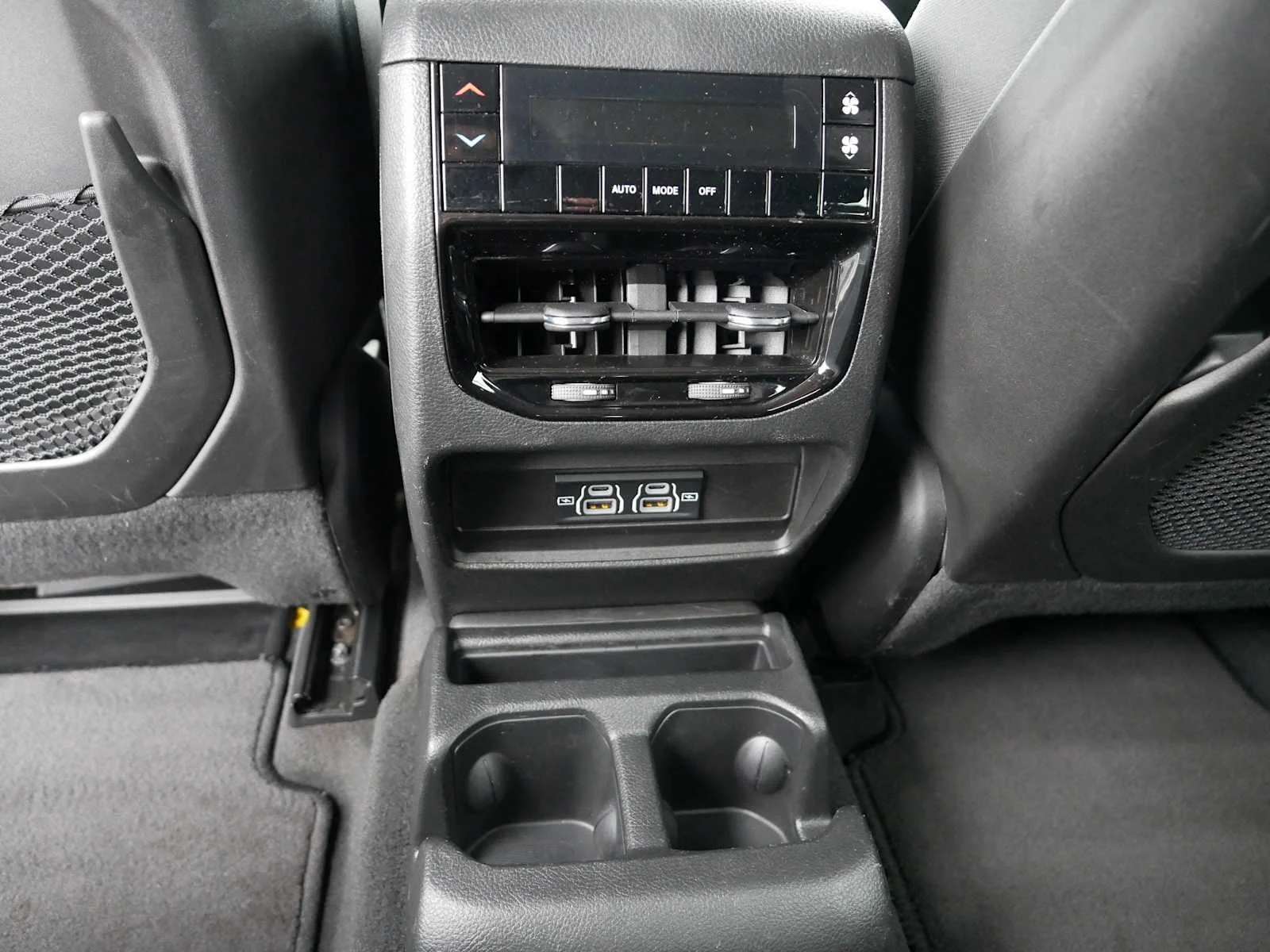 Used 2023 Baltic Gray Metallic Clearcoat Jeep Laredo image 17