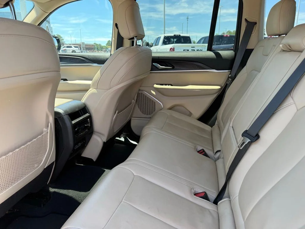 Used 2022 White Jeep Limited image 16