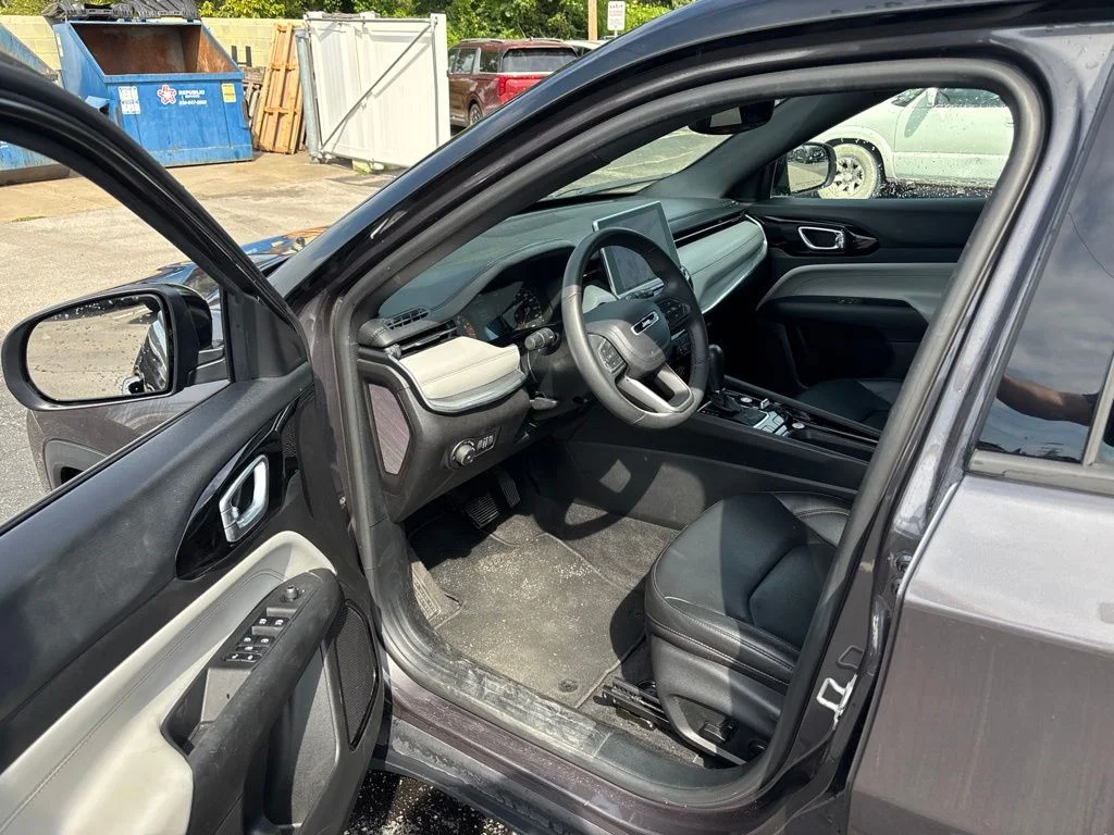 Used 2024 Baltic Gray Metallic Clearcoat Jeep Limited image 8