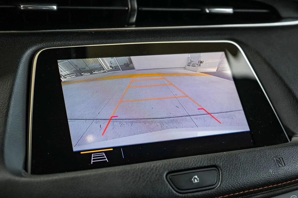 Used 2019 White Cadillac Sport image 23