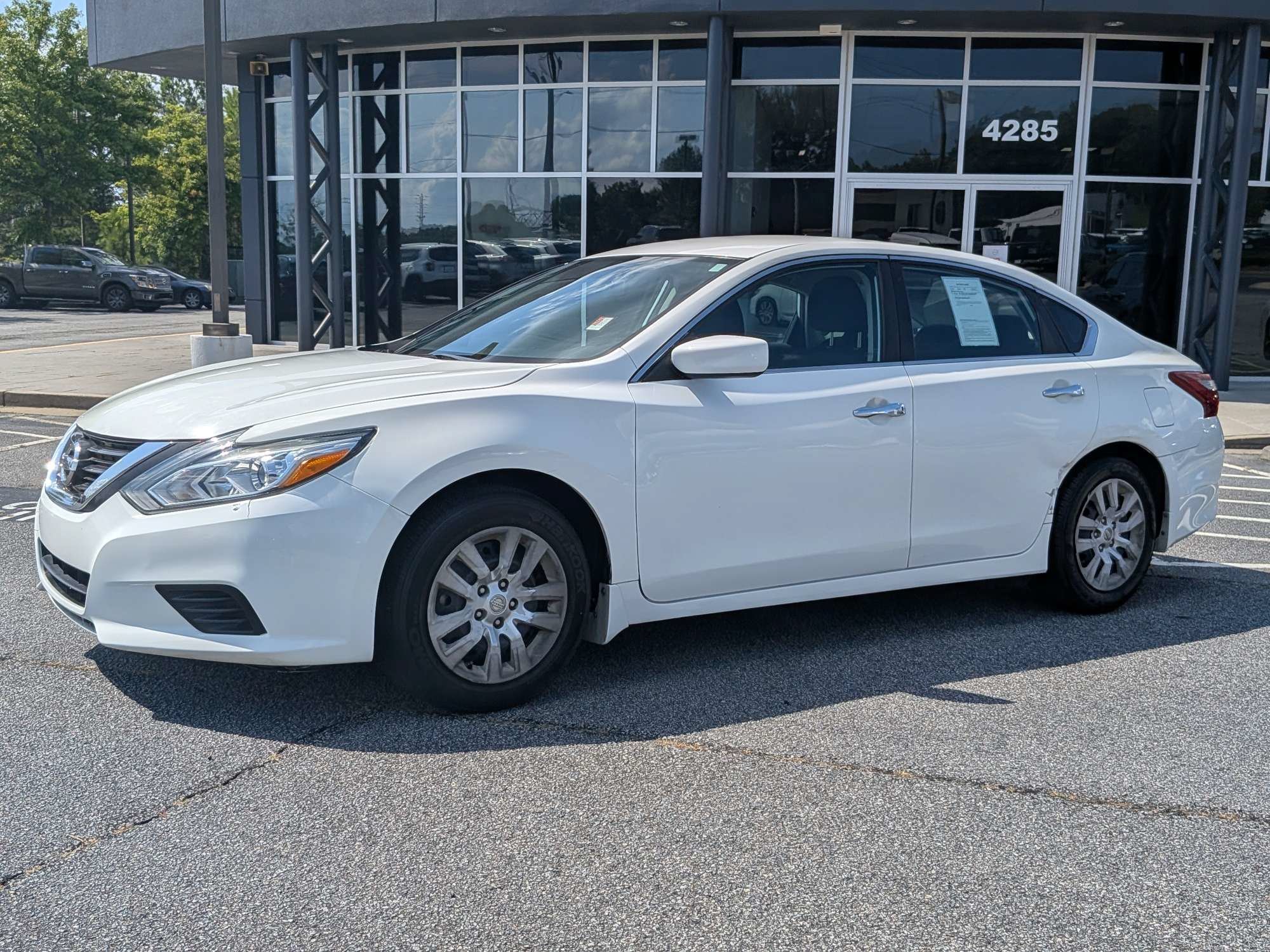 Used 2018 White Nissan 2.5 S image 6