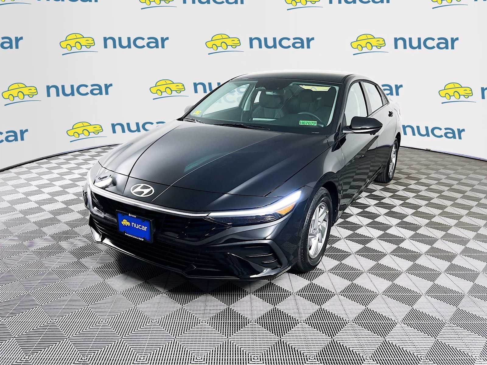 Certified Used 2025 Abyss Black Hyundai SE image 3