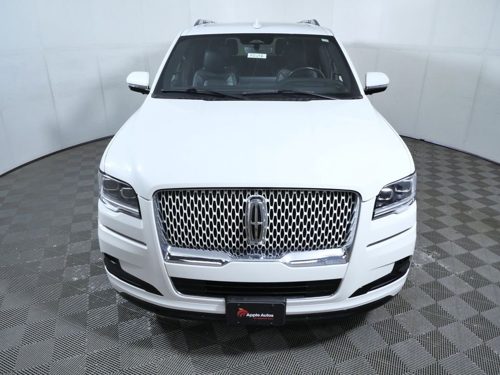 Used 2023 White Lincoln Reserve image 3