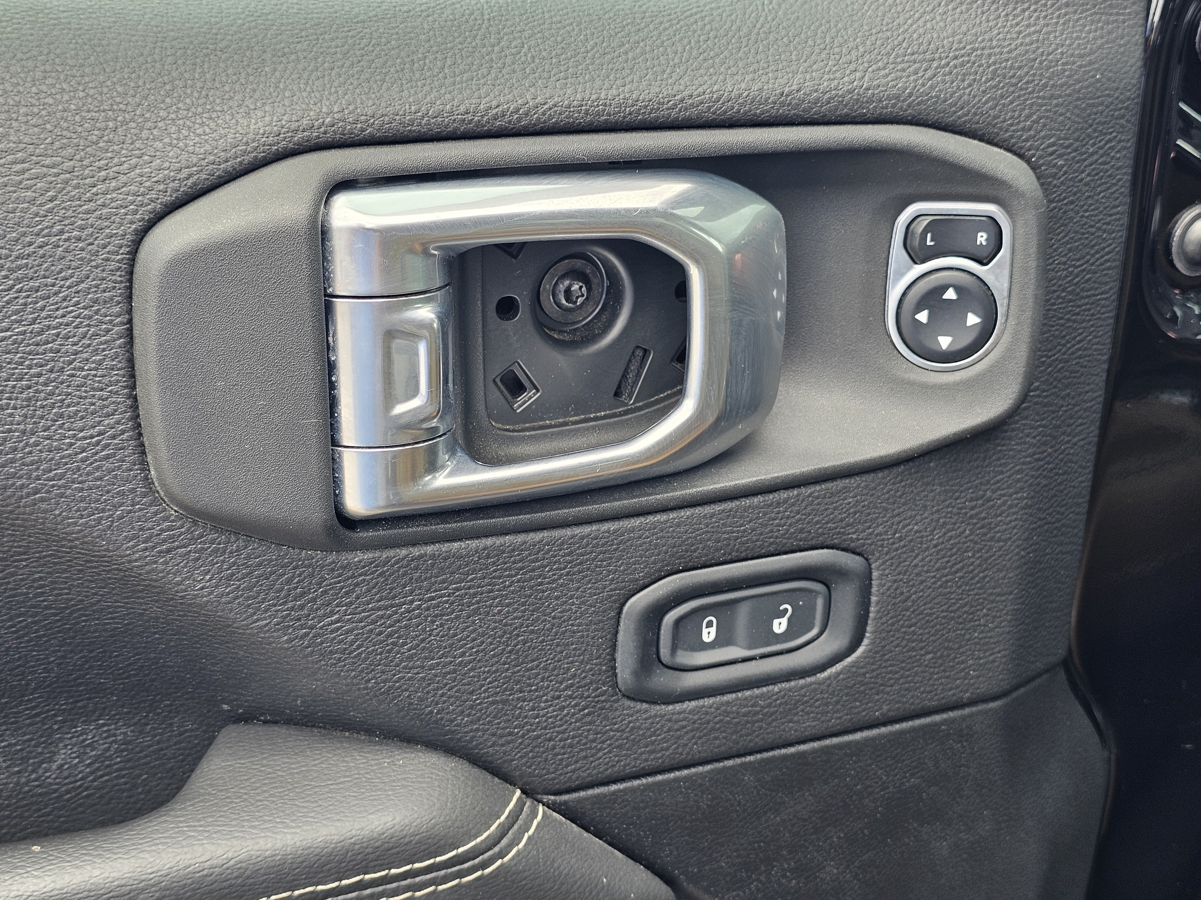 2021 Jeep Gladiator Rubicon - Photo 16