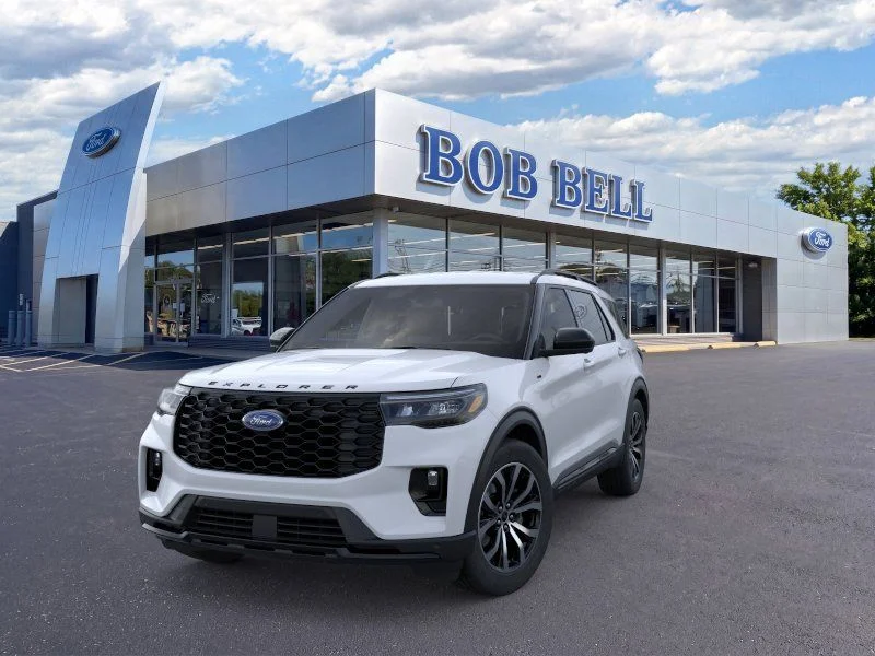 New 2026 Space White Metallic Ford ST-Line image 2