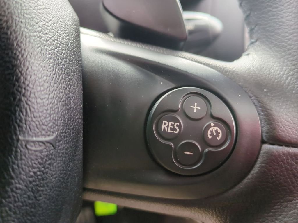 Used 2015 Blue MINI Base image 16