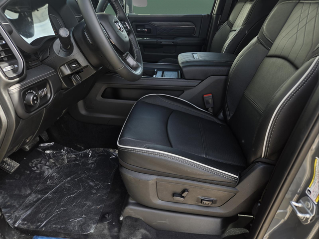 New 2026 Ceramic Gray Clear-Coat Exterior Paint RAM Limited image 13