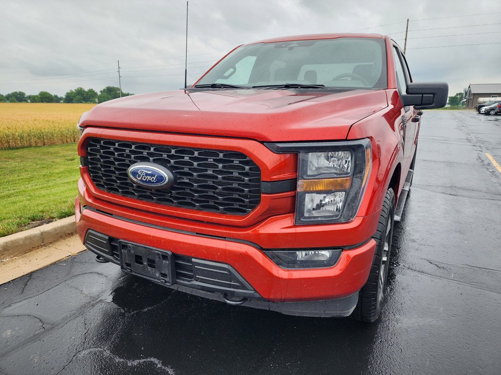 Used 2023 Hot Pepper Red Metallic Tinted Clearcoat Ford XL image 2