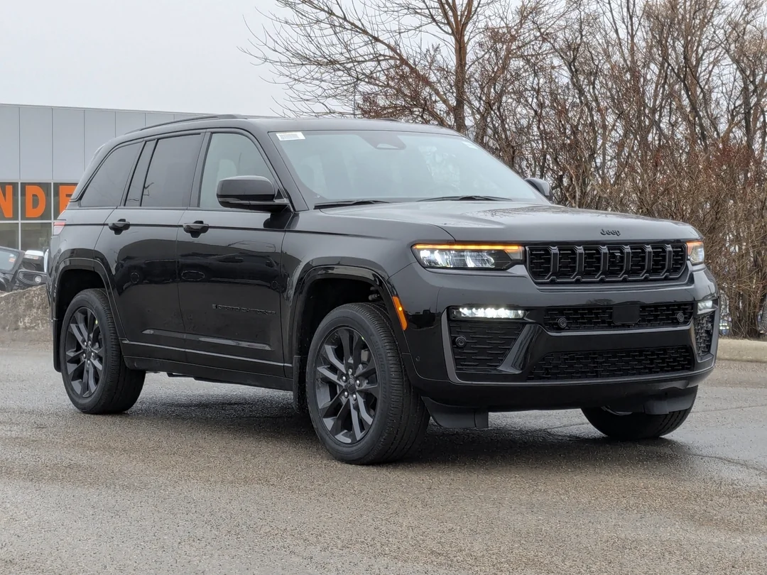 New 2026 Black Jeep Limited Reserve - - 4x4 - Pano Sunroof - Nappa Lthr - Vent Seats - Tow Pkg - Remote Start & More! image 2