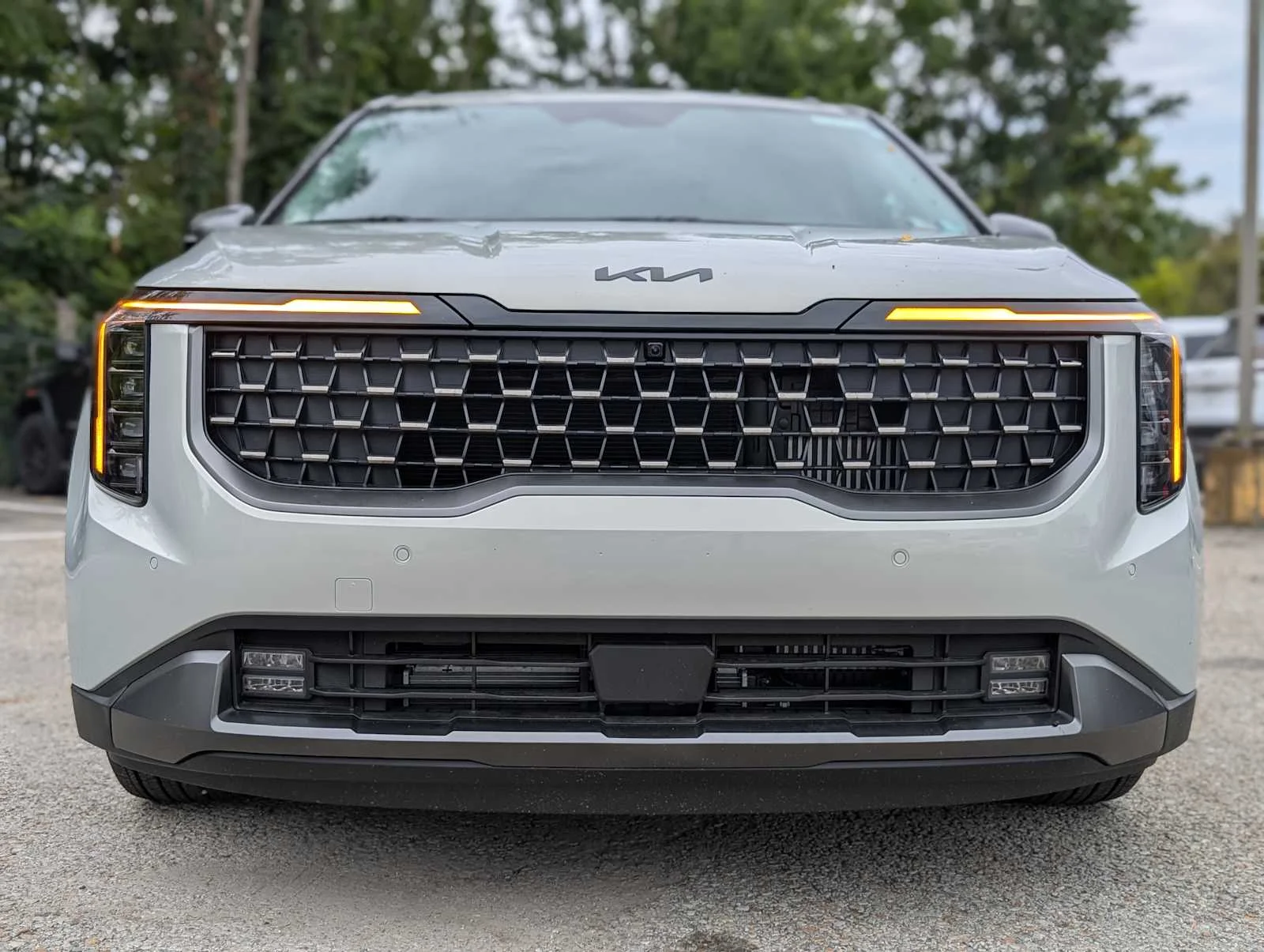 New 2027 Ivory Silver Kia SX Prestige image 2